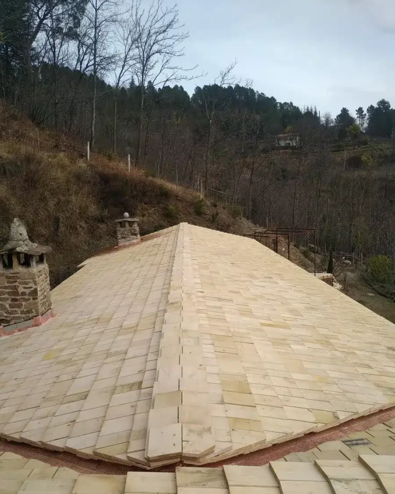 Réalisation de tavaillons par Oniram Construction bois, entreprise de charpente et ossature bois à Nivillac