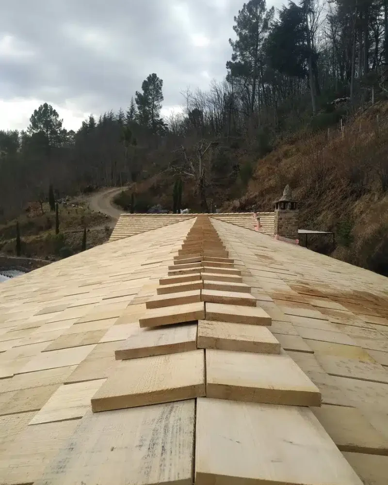 Réalisation de tavaillons par Oniram Construction bois, entreprise de charpente et ossature bois à Nivillac